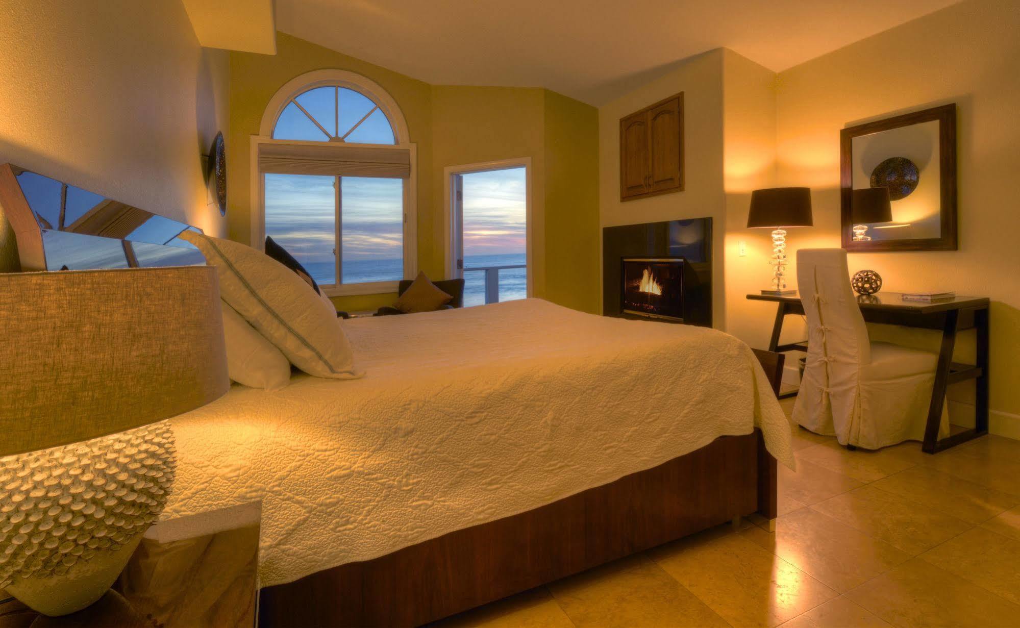 The Oceanfront Stay On Miramarbeach Hmb El Granada Eksteriør bilde